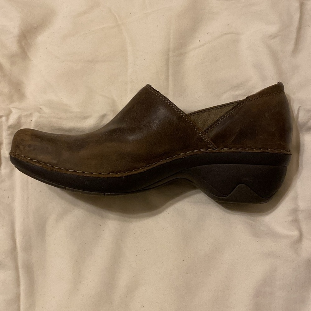 Shoes - Picture 5 of 6